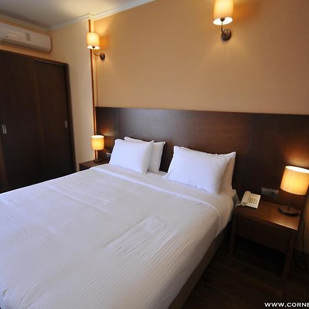 Hotel Corner Inn Batumi Exterior foto