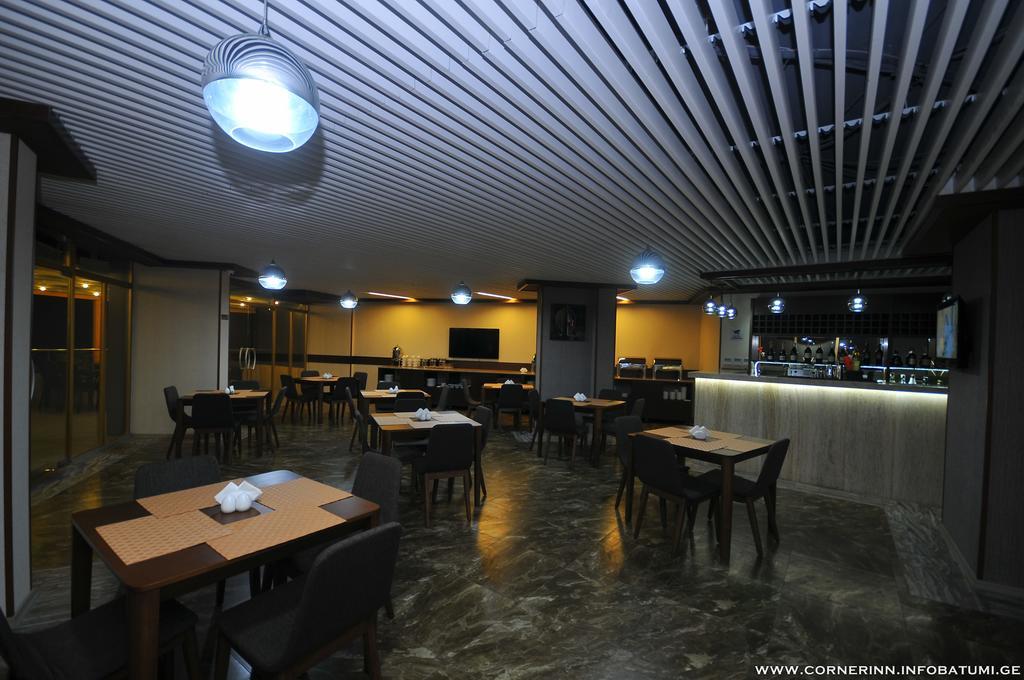 Hotel Corner Inn Batumi Exterior foto