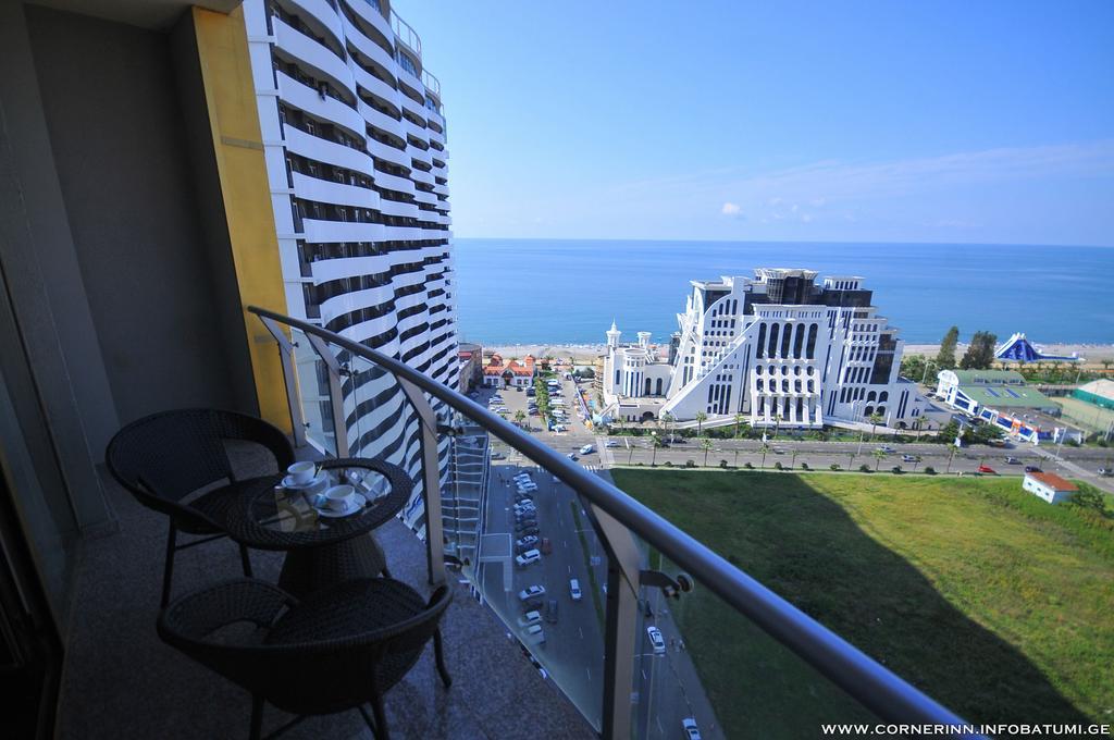 Hotel Corner Inn Batumi Exterior foto