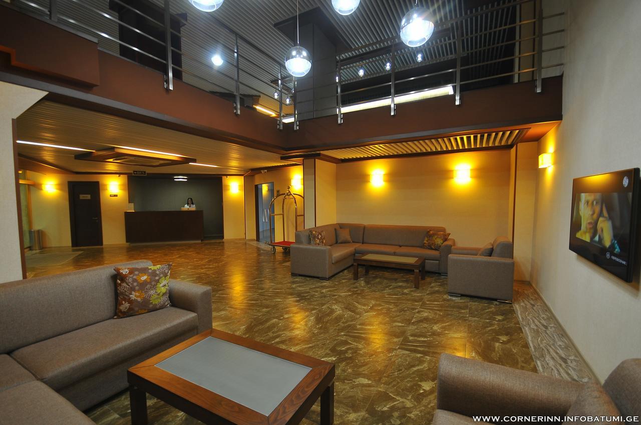 Hotel Corner Inn Batumi Exterior foto