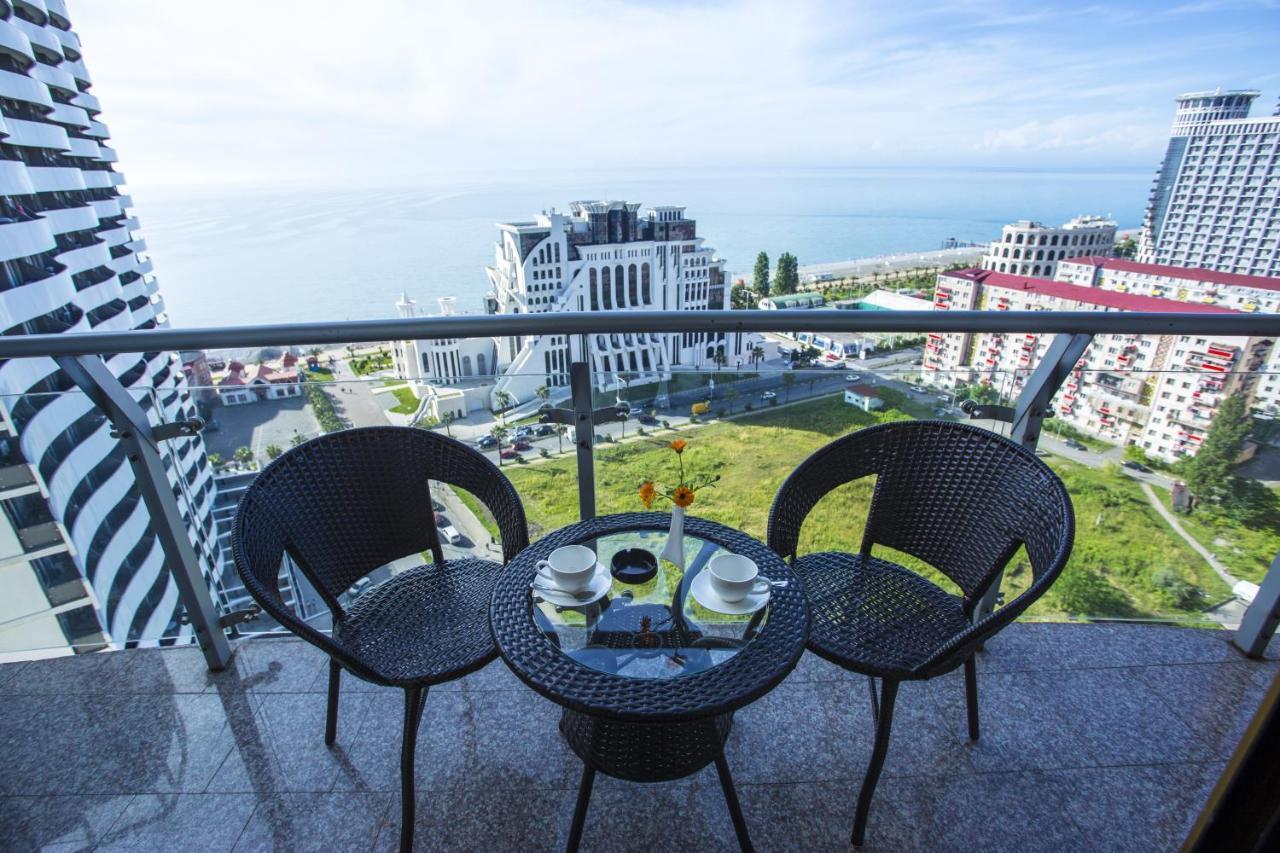 Hotel Corner Inn Batumi Exterior foto